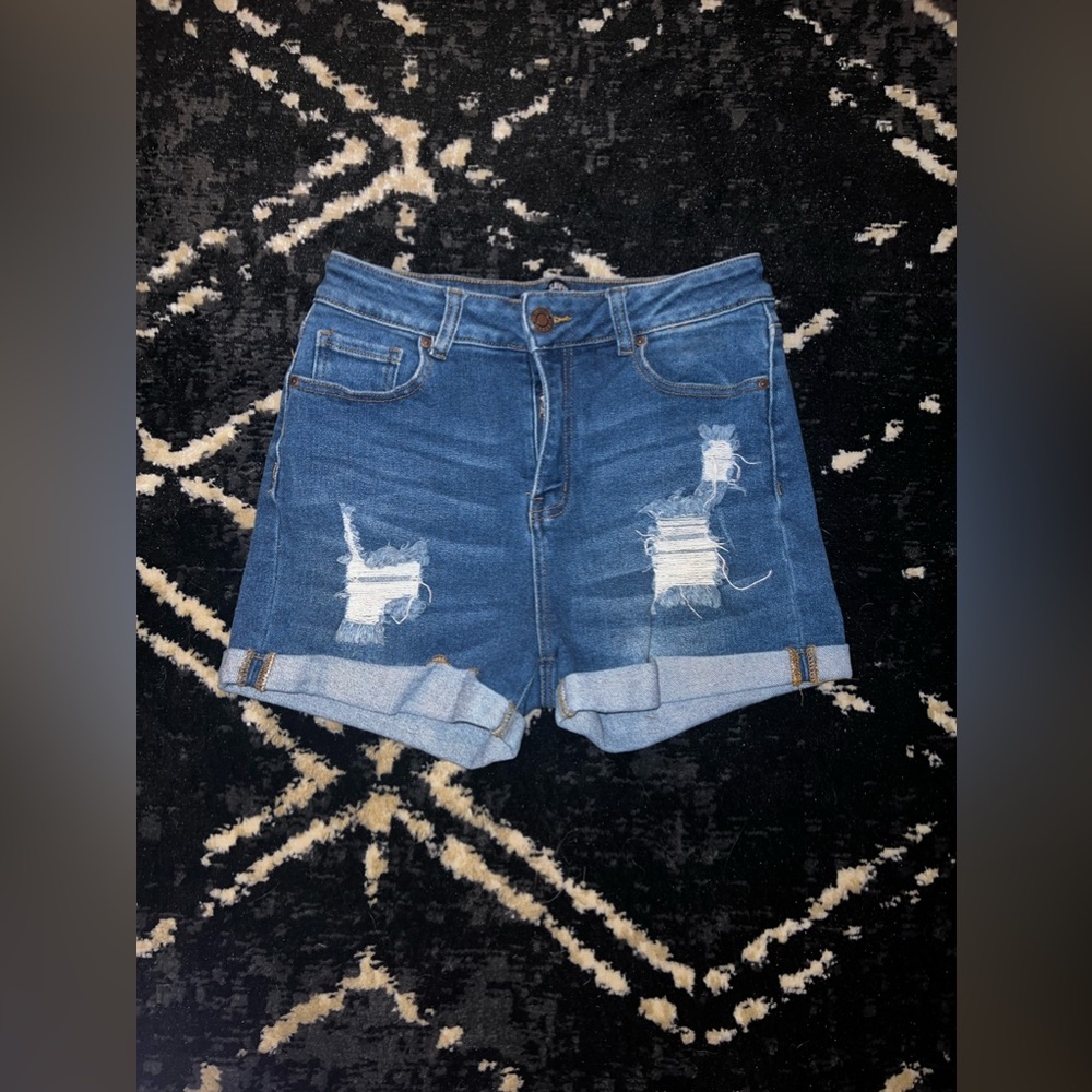 Super Stretch Denim Shorts! Size 13/31